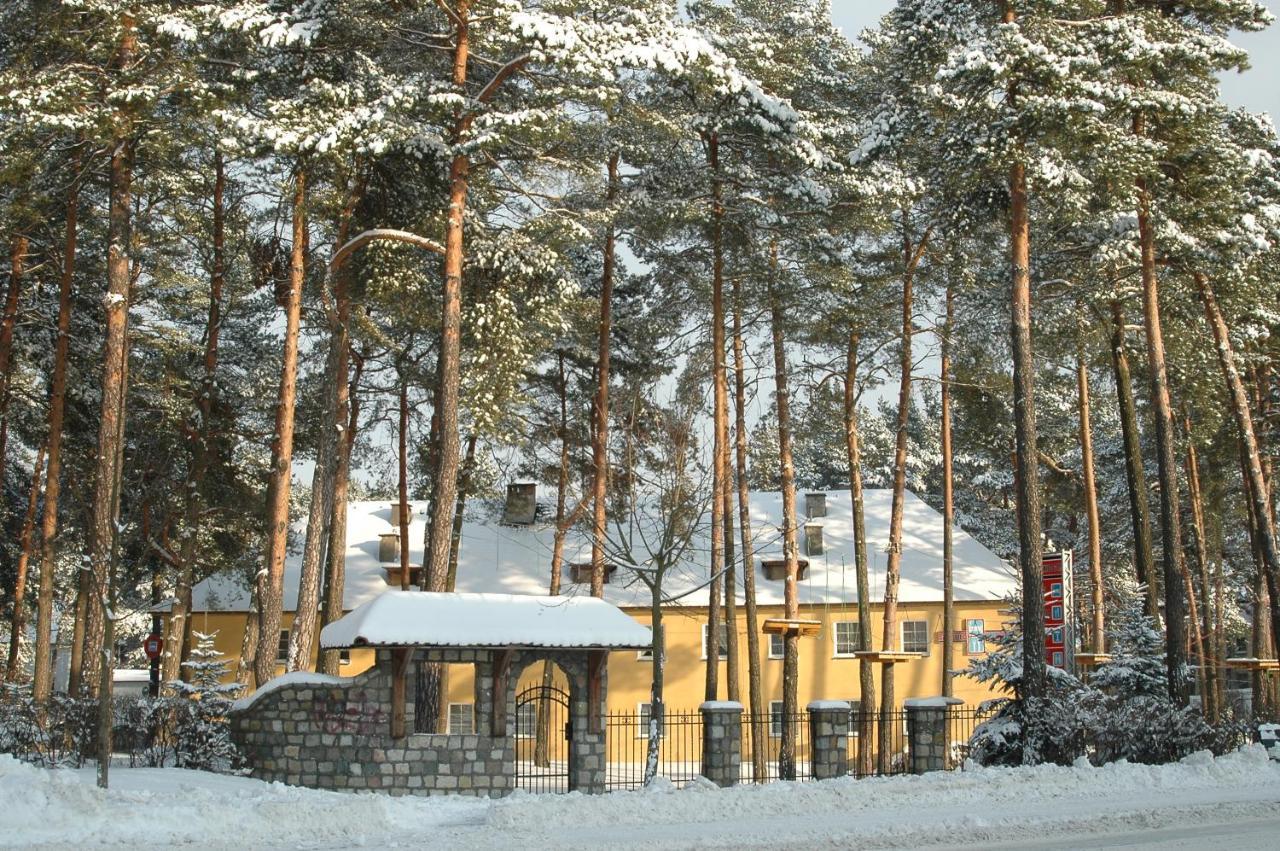 Gosciniec Borne Sulinowo - Byla Baza Wojskowa Hotel Екстериор снимка