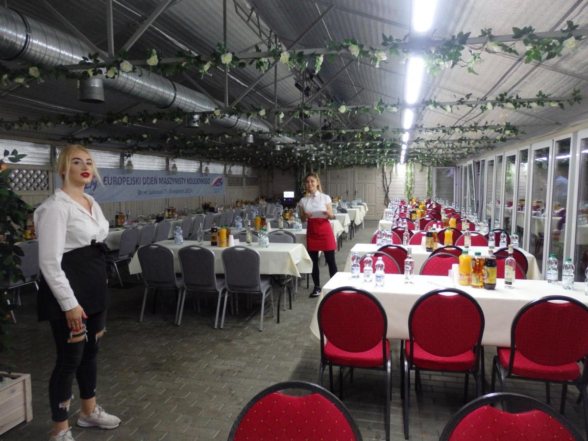 Gosciniec Borne Sulinowo - Byla Baza Wojskowa Hotel Екстериор снимка