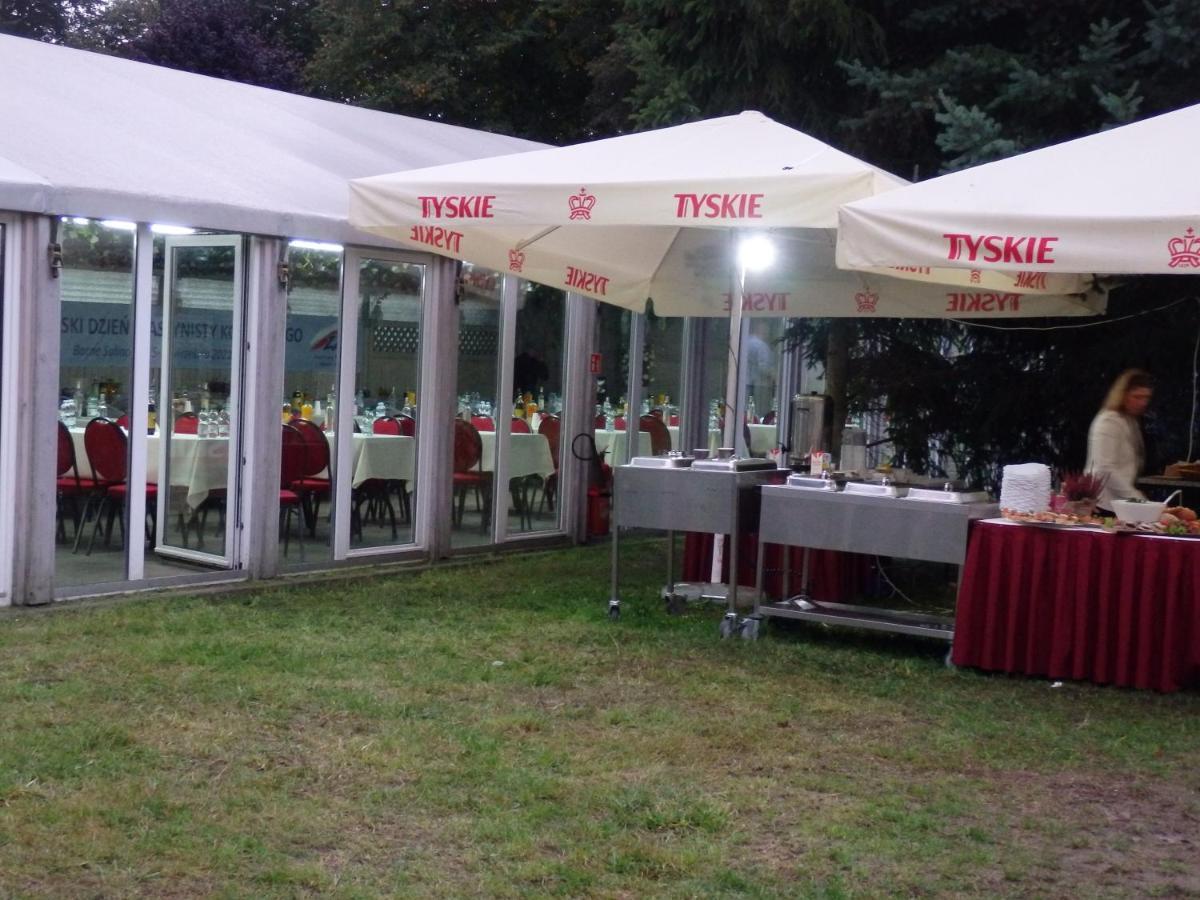 Gosciniec Borne Sulinowo - Byla Baza Wojskowa Hotel Екстериор снимка