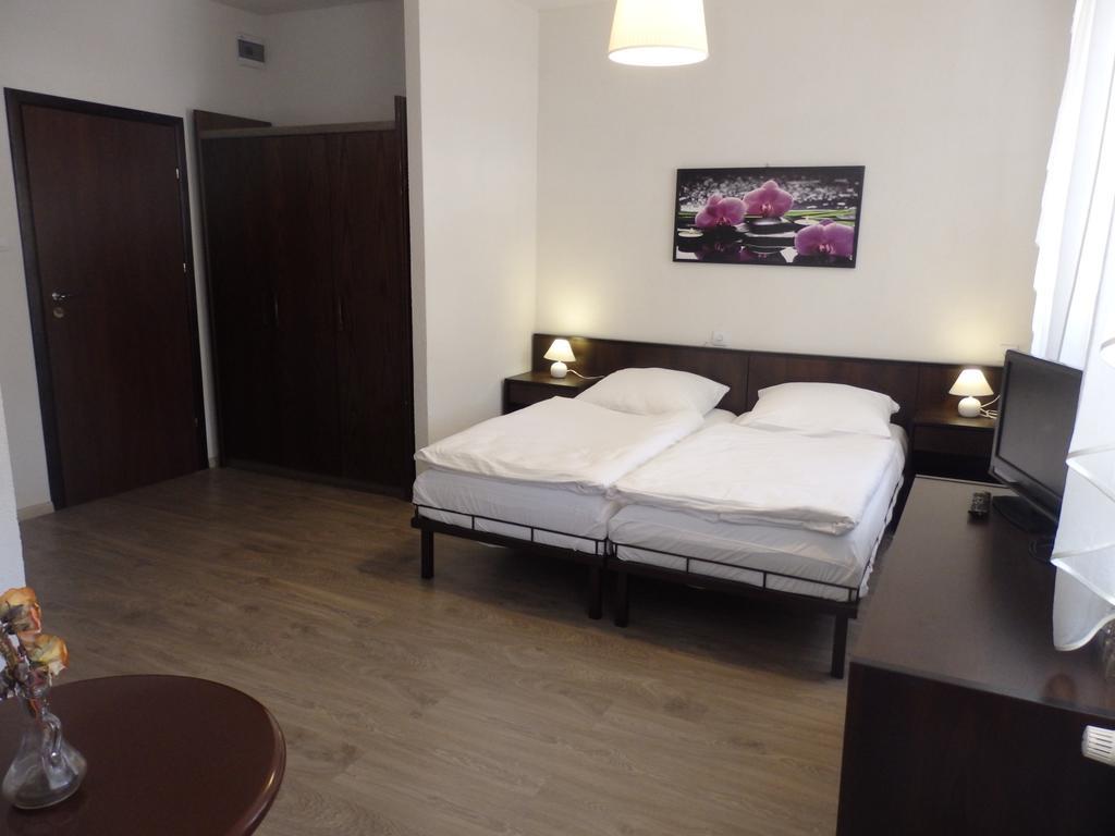Gosciniec Borne Sulinowo - Byla Baza Wojskowa Hotel Екстериор снимка