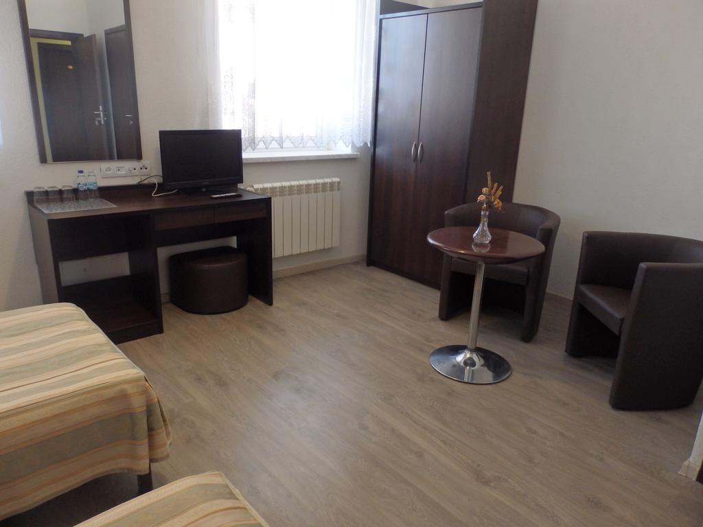 Gosciniec Borne Sulinowo - Byla Baza Wojskowa Hotel Екстериор снимка