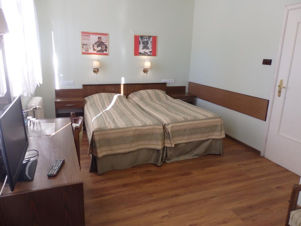Gosciniec Borne Sulinowo - Byla Baza Wojskowa Hotel Екстериор снимка