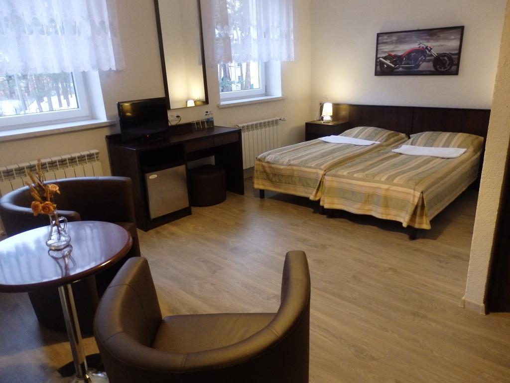 Gosciniec Borne Sulinowo - Byla Baza Wojskowa Hotel Екстериор снимка